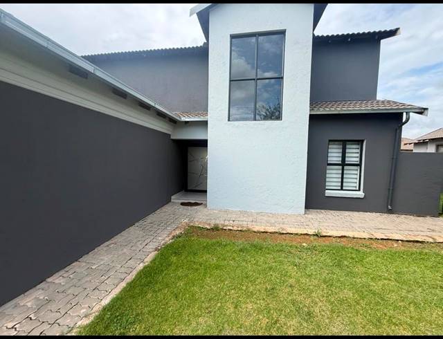 4 BEDROOM PROPERTY TO RENT IN SUMMERFIELDS ESTATE